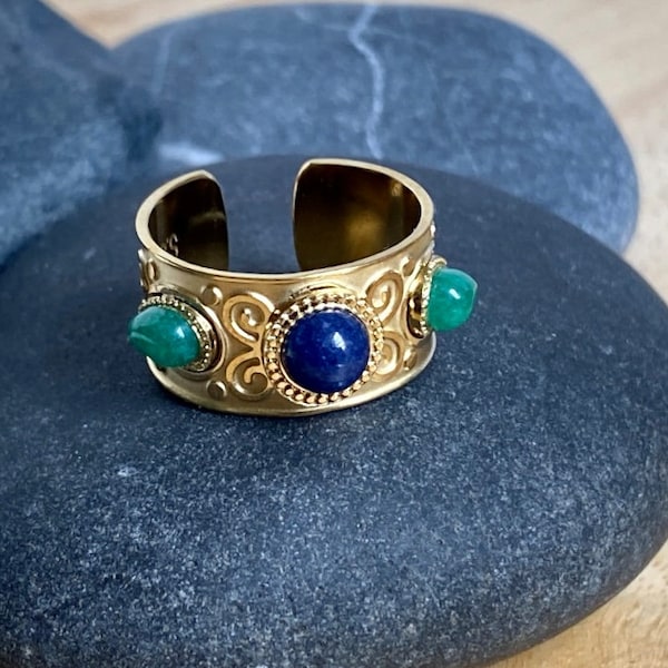 Bague anneau 3 pierres naturelles 2 en jade vert 1 en azurite bleu Acier inoxydable mat et DORÉ avec un décor d'arabesques Bijou Réglable S2