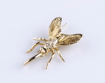 Dije de mosca realista con diamantes de 14 quilates: colgante de insecto en oro macizo, joyería natural