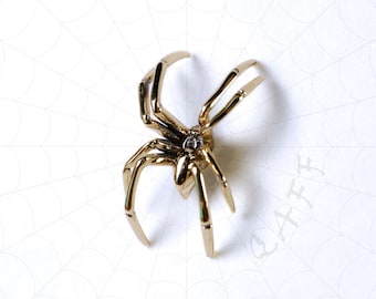 Pendiente de araña de oro de 14 quilates: joyería realista con insectos, ideal para Halloween.