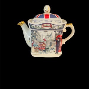 Vintage Jamrs Sadler London Heritage Piccadilly Tea Pot
