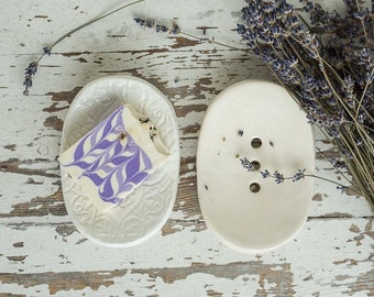 White soap dish with holes - Drainable ceramic soap holder - Draining soap dish - White ceramic key tray