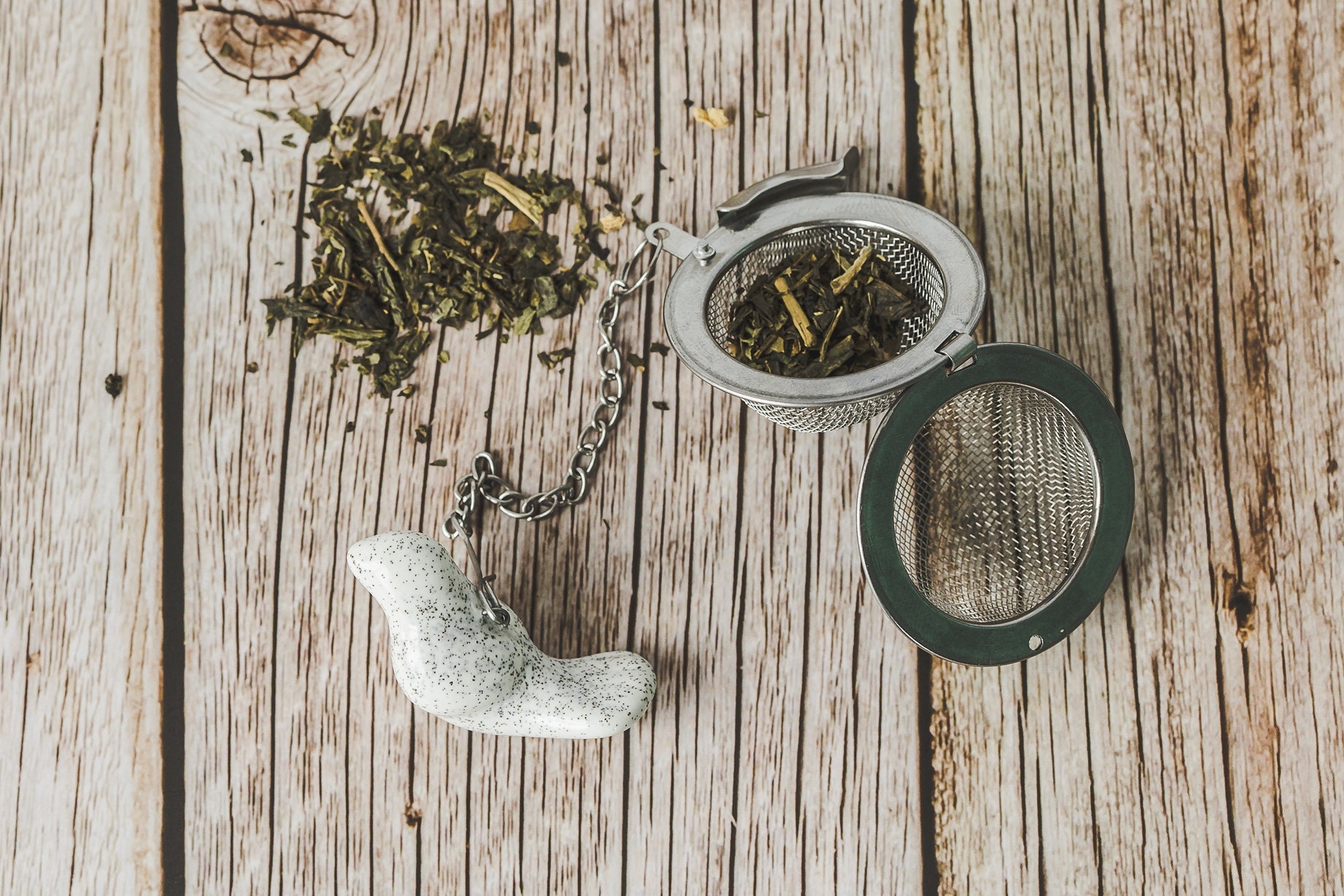 infuseur à thé avec oiseau blanc - cadeau de pâques passoire en feuilles mobiles céramique thé plus raide charme amateur thé