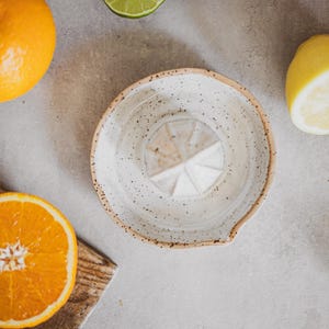Creamy white dotted ceramic orange juicer - Summer cocktail lemon squeezer - Handmade citrus juice maker