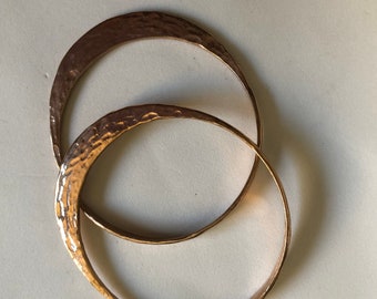 Hammered Artisan Hoop Style Copper Bangle 2 Stacking Bracelets Natural Style  Handcrafted Flat and Raw Milor Italy Bronzo Bronze