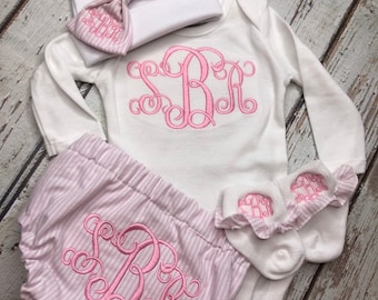 Monogrammed Newborn Baby Girl Outfit: Bodysuit, Hairbow & Diaper Cover