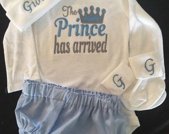 Newborn Baby Boy The Prince Has Arrived  Coming Home Outfit with Monogrammed Baby Beanie  Baby Boy Bodysuit Or Gown Newborn Pictures