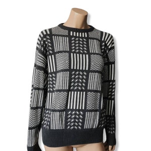 VINTAGE 90s Liz Sport Black and White Patchwork Print Funky Pullover Knit Sweater