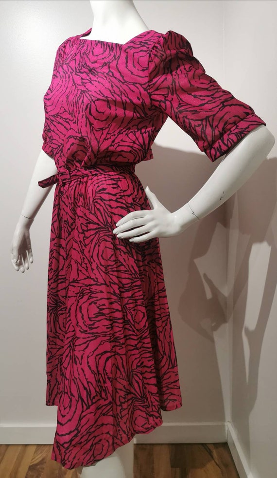 VINTAGE 80s Pink and Black Striped Belted Dress H… - image 3