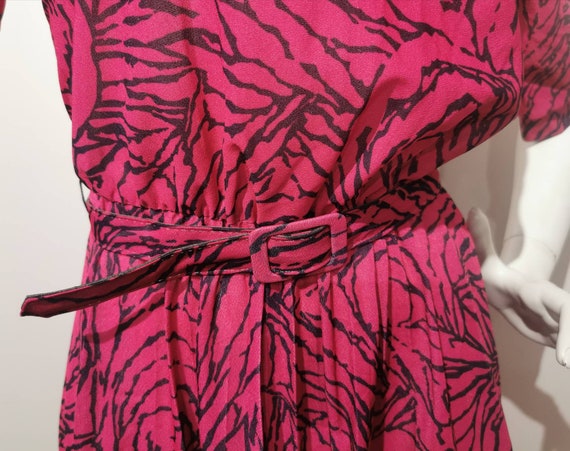 VINTAGE 80s Pink and Black Striped Belted Dress H… - image 4