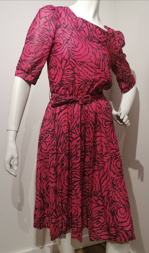 VINTAGE 80s Pink and Black Striped Belted Dress H… - image 2