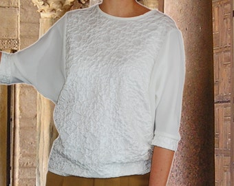 Blouse from 3D structural material in warm white color US 14/16 . M