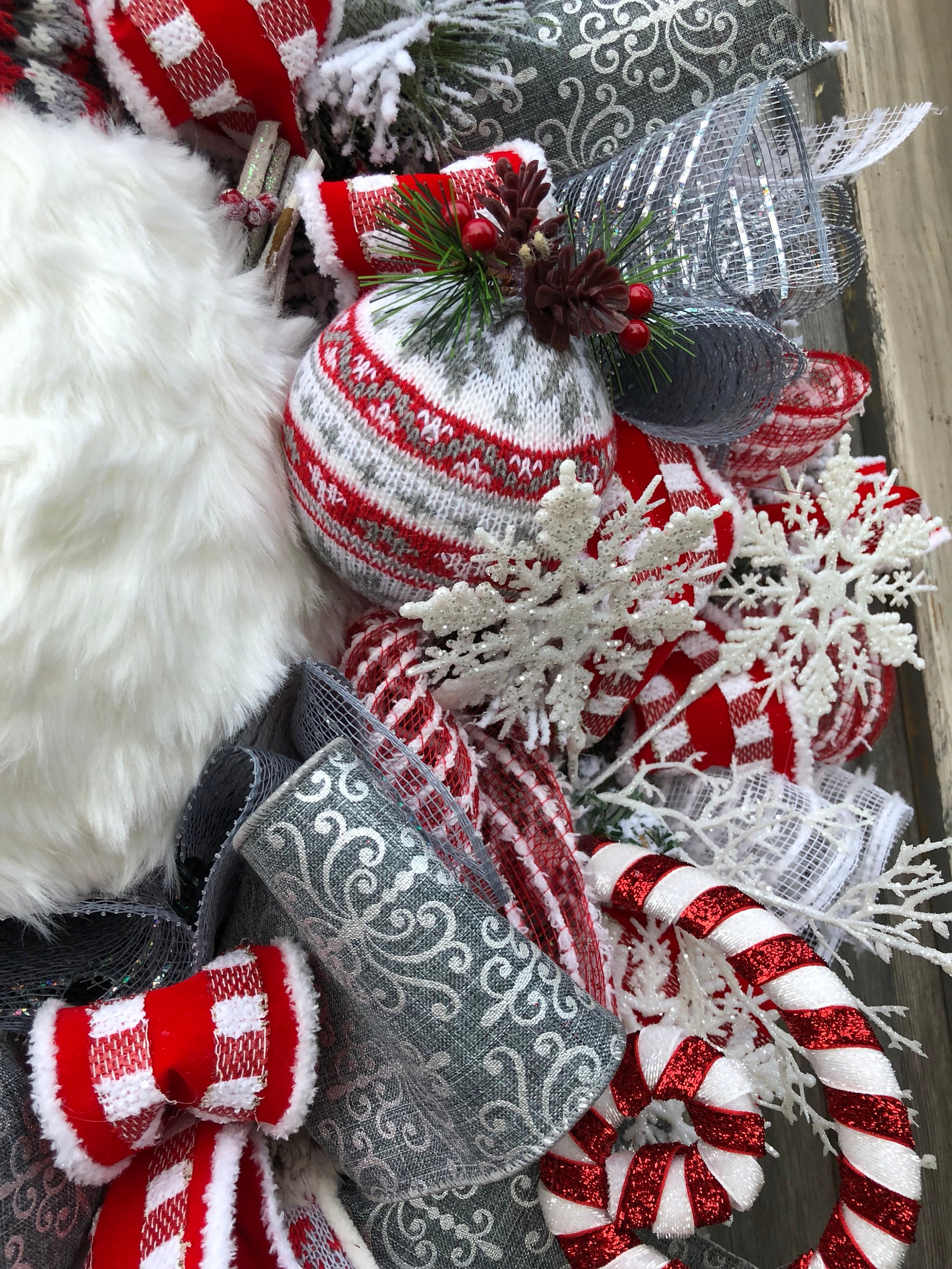 Snowman Wreath, Traditional Christmas, Gray Christmas Decor, Classic Christmas, Christmas Swag