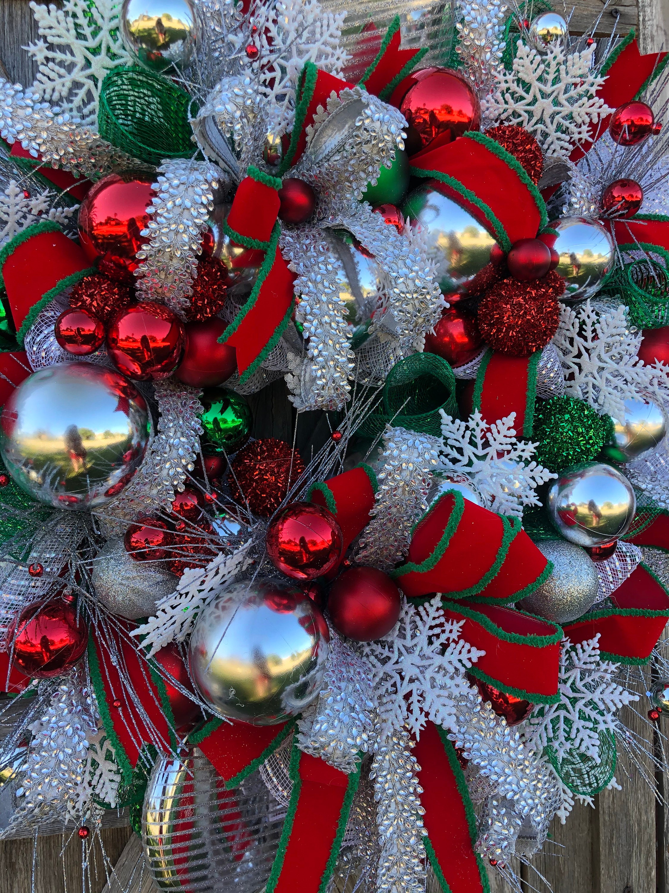  Christmas Wreath Decorating Ideas for Large Space