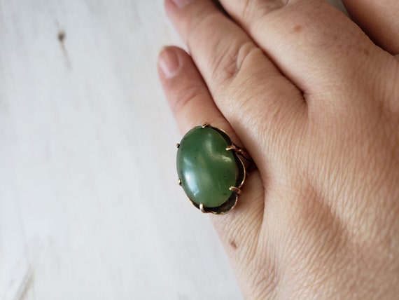 Estate 1950s 1960s Gold and Jade 10K Yellow Gold a