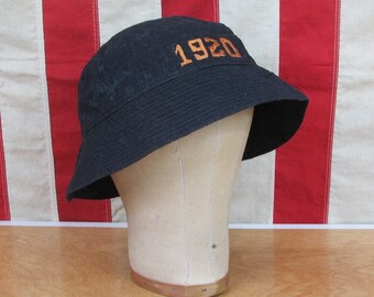 Vintage jaren 1920 zwarte wol Twill Varsity Bucket Hat Cap Salt &Pepper Antiek 22.5 "