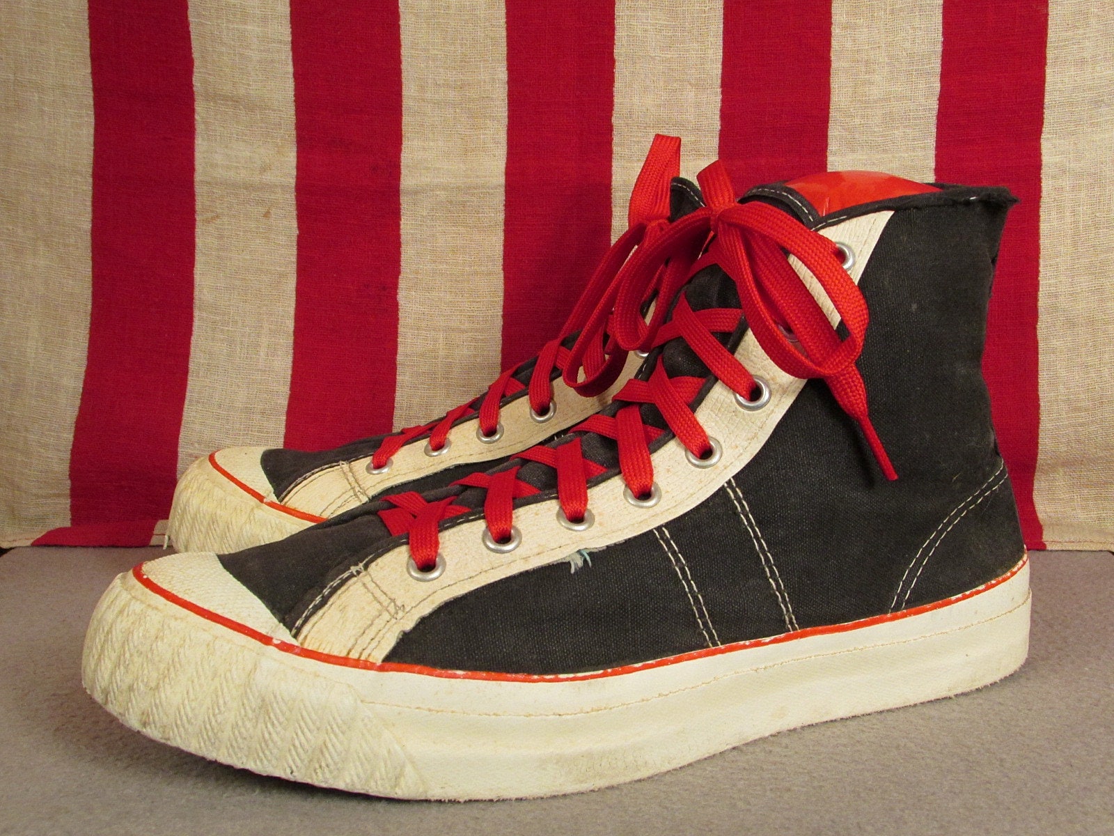 Vintage 1950s Skips Canvas Basketball Sneakers Montgomery Ward High-Top  Shoes 8