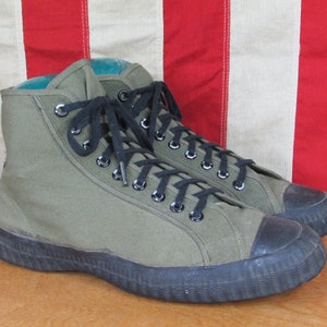 Vintage 1940s OD Green Canvas Basketball Sneakers Military Gym Shoes Sz.7
