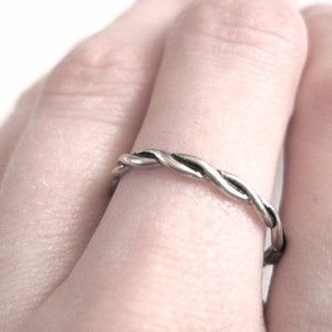 Vintage Sterling Silver Twisted Band Ring size 7