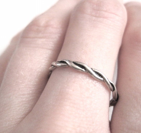 Vintage Sterling Silver Twisted Band Ring size 7 - image 1