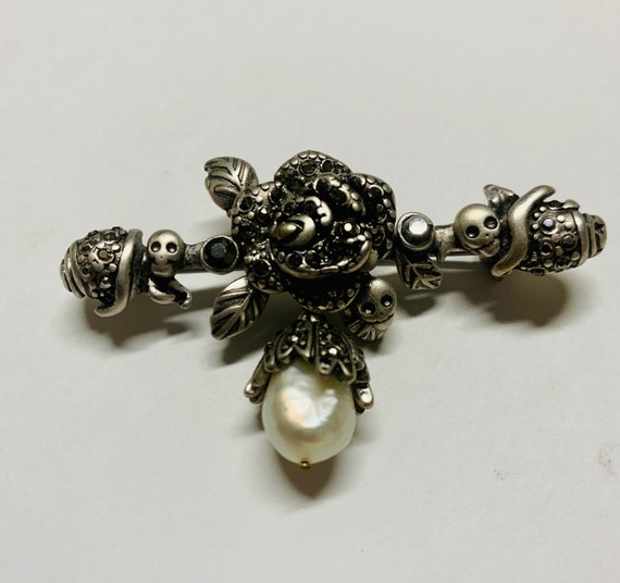 Alexander McQueen signed silver brooch | MCQUEEN d