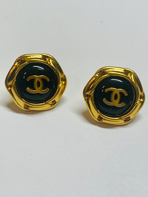CHANEL earrings | gold CC Chanel pierced earrings