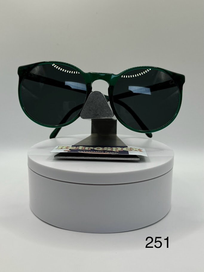True Vintage Oversize Sunglasses NOS Preppy Round Blue Lens/Frame Oleg Cassini True Vintage Oversize Sunglasses | NOS | Preppy Round Style  main image 3