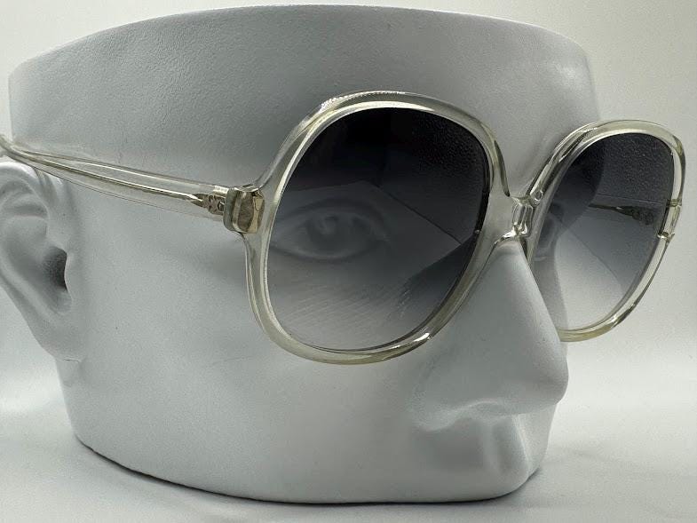 NEW Vintage Oversize Sunglasses | Non RX | Grey Fade Lens | Clear Frame | 1960s Clear Retro-Vintage Low Bridge Fit Round Gradient Sunglasses  main image 3