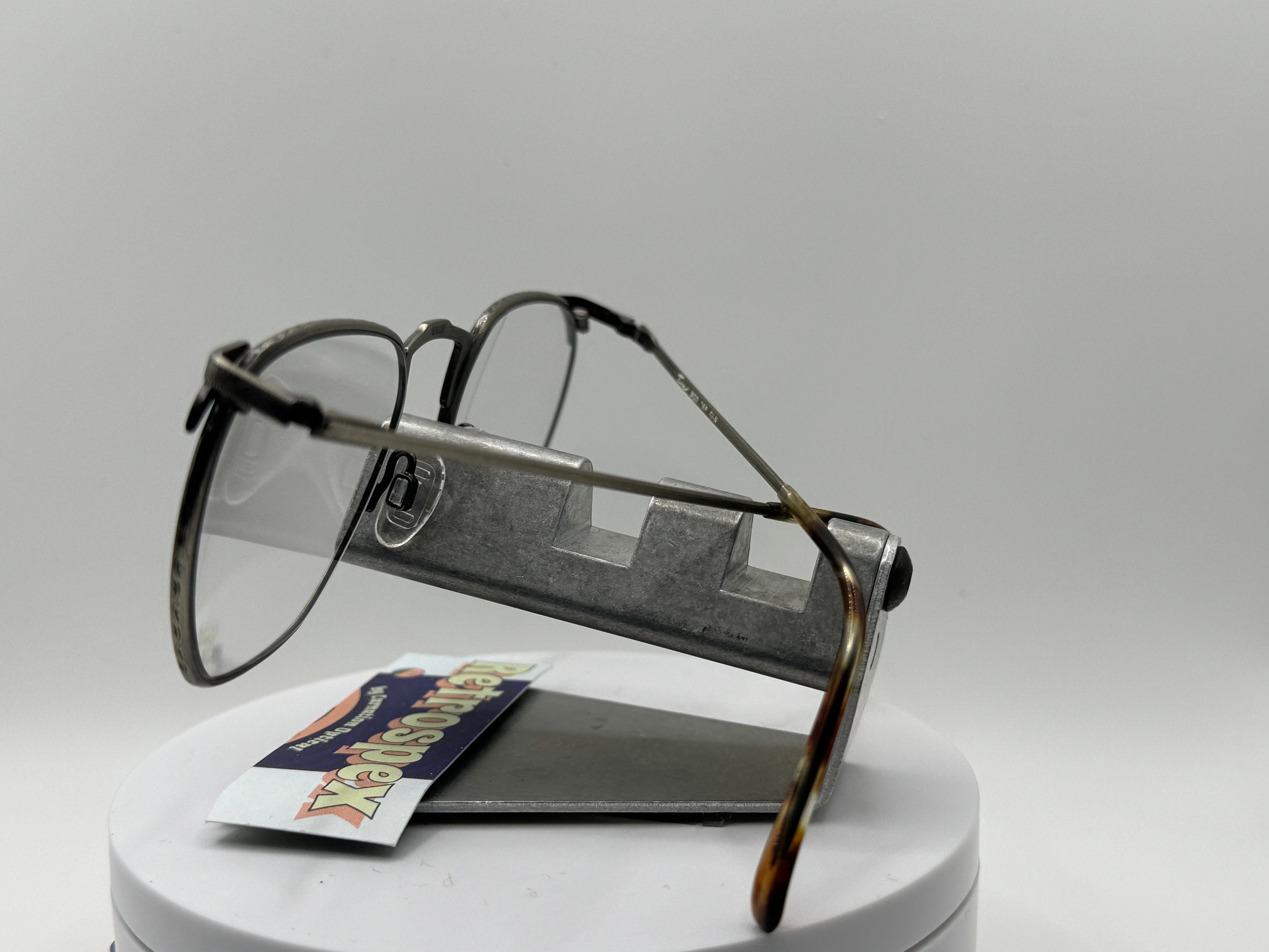 Vintage Oversize Sunglasses NOS Preppy Light Reactive Lens | Tura 268 Pewter Le Specs No Biggie Pewter Uni-Sex Square Sunglasses  main image 4