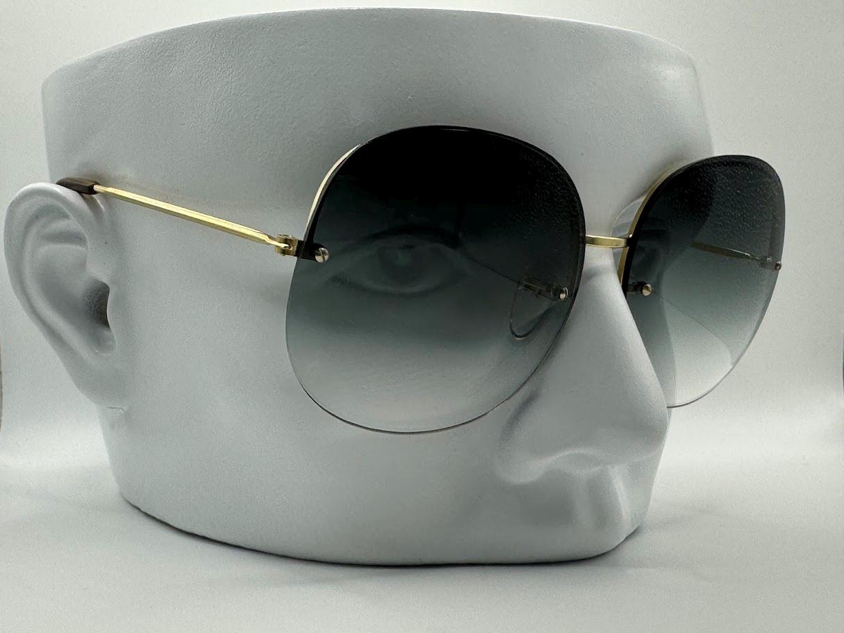 Vintage Oversize Sunglasses NOS Light Grey Fade Lens Black & Gold Frame Retro Black/Gold Retro-Vintage Metal Round Gradient Sunglasses  main image 4