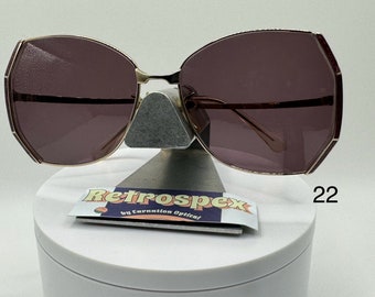 Vintage Oversize Sunglasses NOS Purple Sun Lens Burgundy/Gold Frame 1970s-1980s Oversized Mauve Purple 70 main image 2