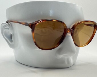 NEW Vintage Sunglasses | Non RX | Women display picture 3