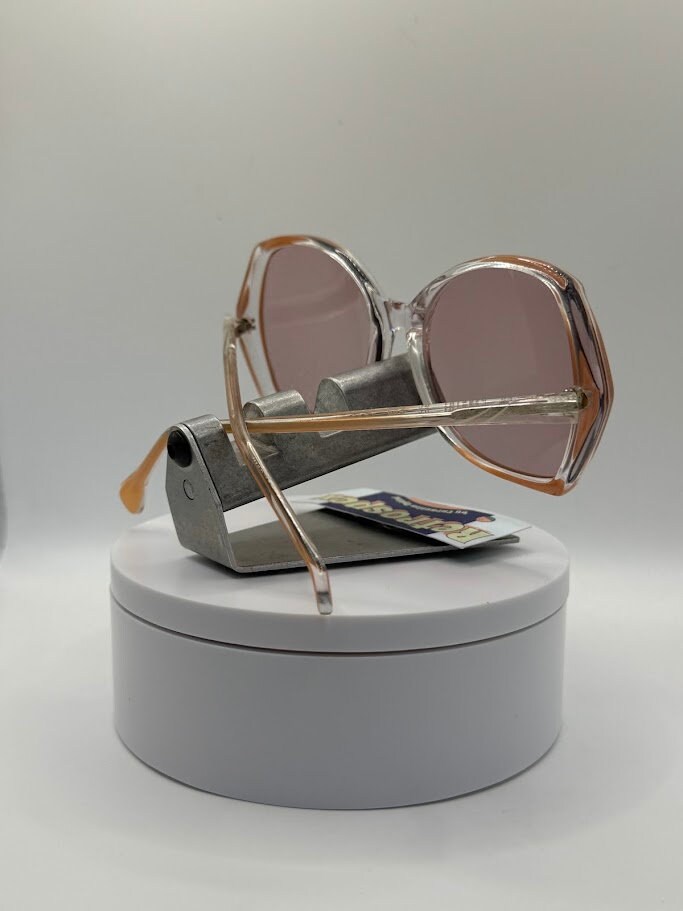 True Vintage Oversize Sunglasses | NOS | Mature Style | Pink  display picture 2