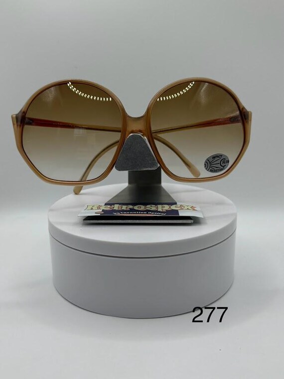 New 1970's Vintage Oversize Sunglasses | NOS | La… - image 3