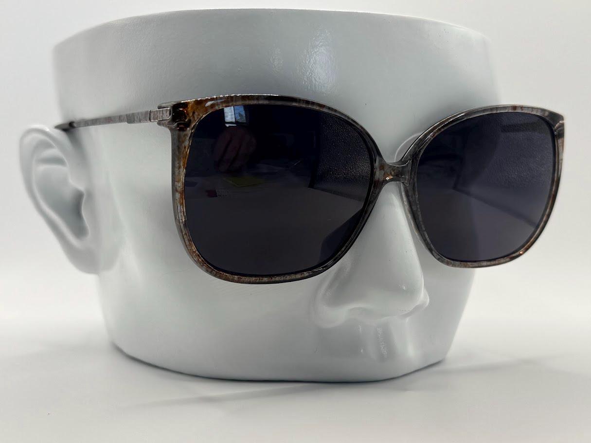 True Vintage Sunglasses | NOS | Women display picture 1