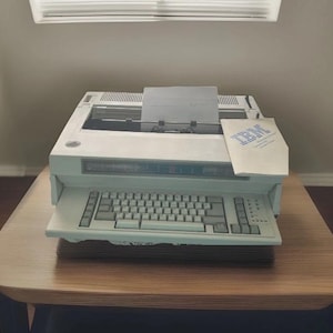 IBM 6783 Wheelwriter 10 Series II Electronic Typewriter, new Ribbons& Manual EUC, free ship