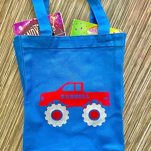 Sacs fourre-tout Monster Truck avec nom pour les tout-petits, sac d'école de maternelle personnalisé avec de grandes roues, fourre-tout de camion personnalisé pour enfants garçons