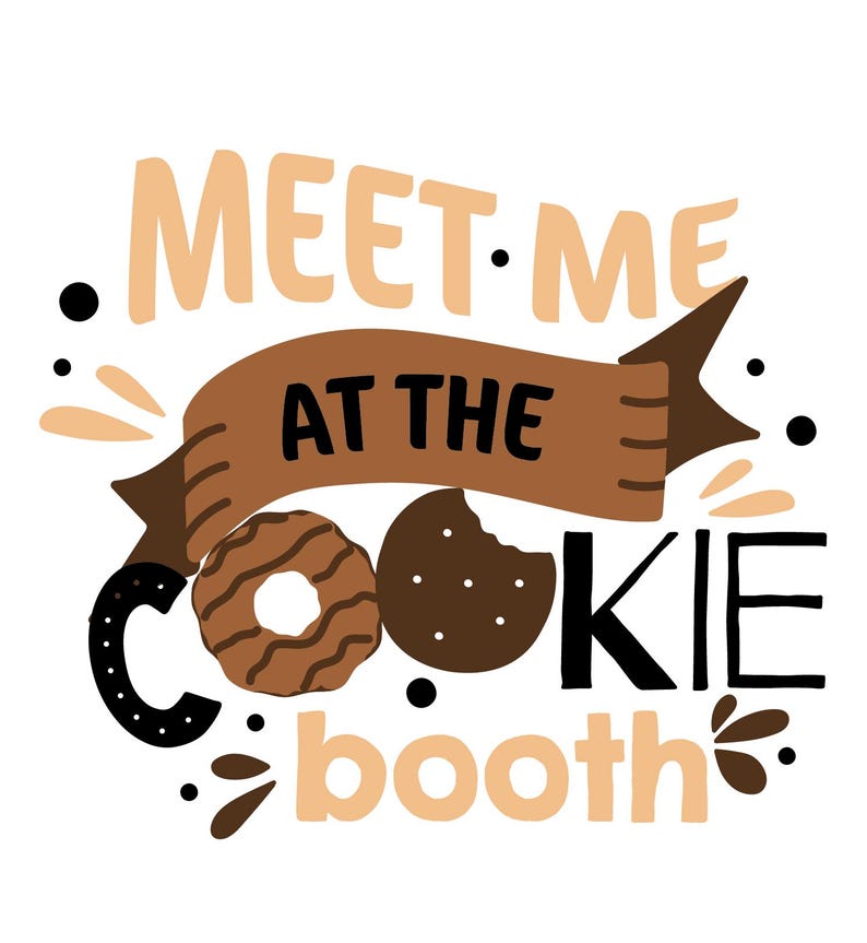 Puede incluir: Ilustraci&oacute;n caprichosa con el texto "MEET ME AT THE COOKIE booth". El dise&ntilde;o presenta una pancarta marr&oacute;n, dos galletas y elementos decorativos en negro, marr&oacute;n y beige sobre un fondo blanco.
