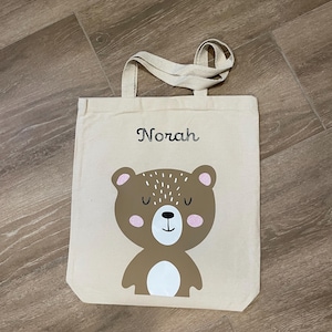 Sac fourre-tout en toile ours brun 15 x 16 po., mignon ours bohème pour enfants sur un fourre-tout en toile noire ou beige, sac de maternelle personnalisé avec nom