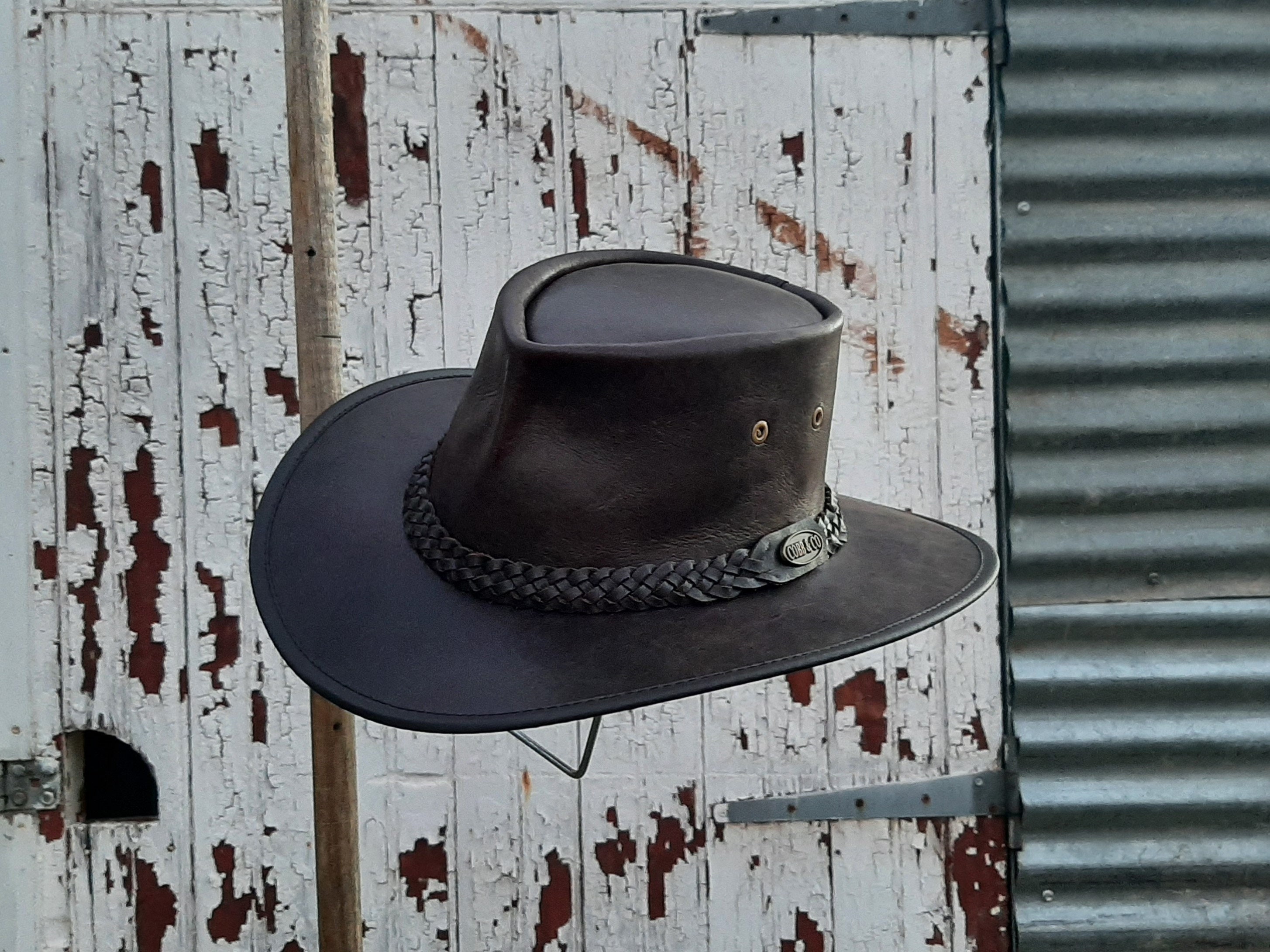 Deluxe Rich Brown Kangaroo Leather Hand Crafted Fold-up  display picture 1