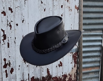 オーストラリアのメンボーンで手作りされた、高級ブラックカンガルー