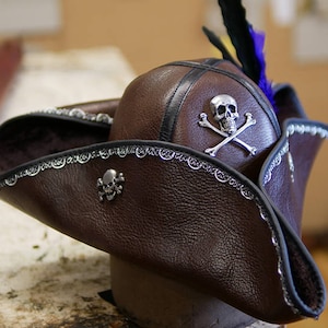 Brown leather Pirates of the Caribbean Jack Sparrow Pirate / Tricorn Mens Hat
