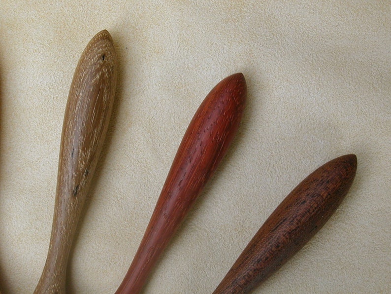 Minimalist model Pipe tampers handturned in various timbers.