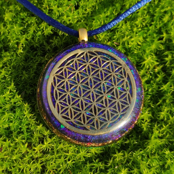 UNIQUE cOsMiC FLOWER of LIFE solid brass , orgone pendant, gold 24k, 7und 4mm long doubly terminated herkimer quartz crystals + reiki spiral