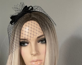 Fascinator mit Schleier Schleife schwarz Brautschleier kurz Hochzeit Fascinator Haarschmuck Kopfschmuck minimalistisch