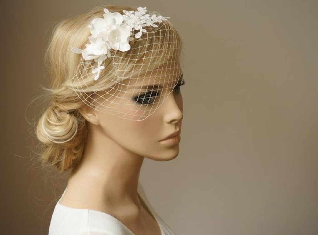 Brautschleier Kurz Mit Strass & Kamm - Weißer Tüll Schleier Für Hochzeit & Junggesellinnenabschied