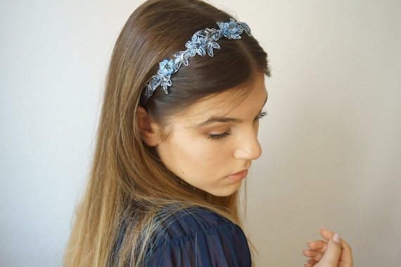 Blume Kopfschmuck Set Für Mädchen – 2 Stück, Verstellbare Blumenkrone Mit Strass & Perlen, Inkl. Handgelenkblume Für Hochzeit & Feiern