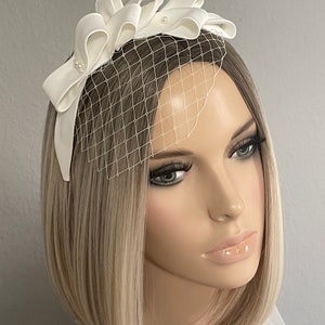Design bridal veil short bridal satin bows origami pearls ivory wedding fascinator hair accessory headpiece opulent image 2