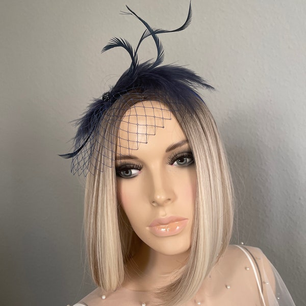 Fascinator mit Schleier Federn Perlen dunkelblau Brautschleier kurz Hochzeit Fascinator Haarschmuck Kopfschmuck opulent