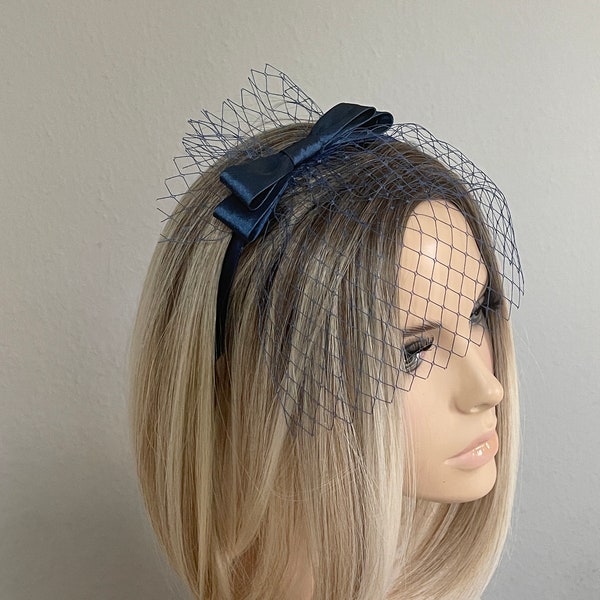 Fascinator mit Schleier Schleife dunkelblau Brautschleier kurz Hochzeit Fascinator Haarschmuck Kopfschmuck minimalistisch