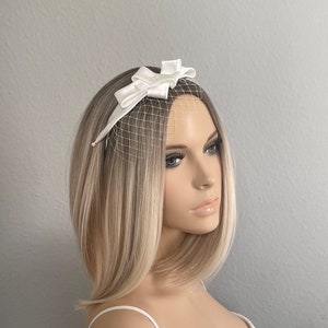 Voile de mariée court nœuds de satin de mariée perles origami ivoire mariage fascinator accessoires pour cheveux casque minimaliste image 1